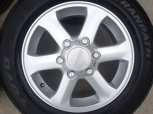 ขายล้อแม็กISUZU ขอบ16ยาง215/65/16 ปี 13 4 ล้อ ขายล้อแม็กISUZU ขอบ16ยาง215/65/16 ปี 13 4 ล้อ