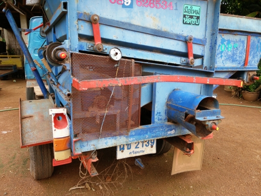 ขายรถนวดข้าวตู้เกษตร 5 ฟุต เครื่อง. isuzu 74 แรง