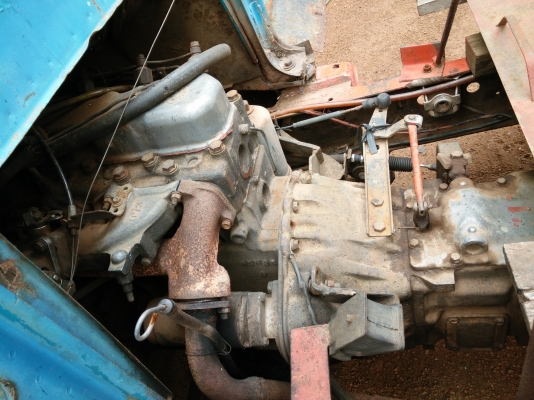 ขายรถนวดข้าวตู้เกษตร 5 ฟุต เครื่อง. isuzu 74 แรง