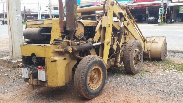 ขายรถตักtoyota สภาพพร้อมใช้งาน เครื่อง6สูบ ขายรถตักtoyota สภาพพร้อมใช้งาน เครื่อง6สูบ