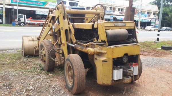 ขายรถตักtoyota สภาพพร้อมใช้งาน เครื่อง6สูบ ขายรถตักtoyota สภาพพร้อมใช้งาน เครื่อง6สูบ