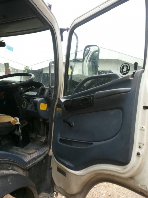 รถบรรทุก 6 ล้อใหญ่ HINO FC4 ปี 49 เครื่อง 165 ยาว 6.5 ม. ราคา 720,000 บ.