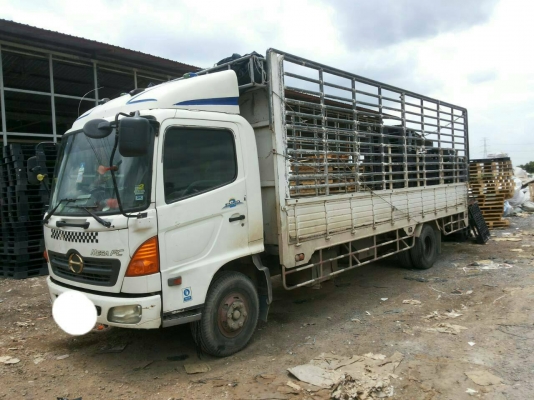 รถบรรทุก 6 ล้อใหญ่ HINO FC4 ปี 49 เครื่อง 165 ยาว 6.5 ม. ราคา 720,000 บ.