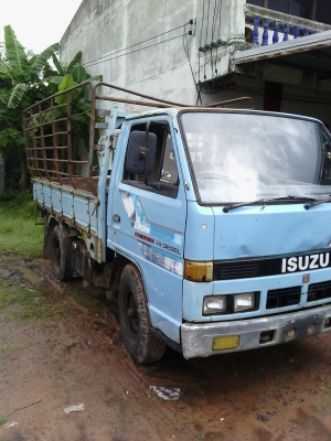 อีซูซุnkr88แรงรถ4ล้อ