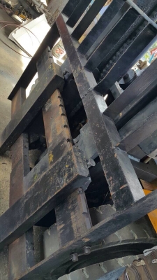 ขายรถยกโฟร์คลิฟท์ 6 ตัน ขายรถยกโฟร์คลิฟท์ 6 ตัน