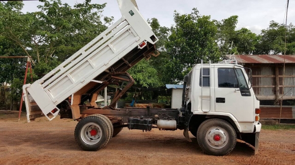 ขาย 6 ล้อดั้ม ยาง 900 ISUZU ROCKY เครื่อง 6BB1 145 แรงม้า คัสซีดีตลอดเส้น เบรคทิฟฟี่ พวงมาลัยพาวเวอร์ แอร์เย็น ทะเบียนพร้อมโอน