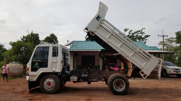 ขาย 6 ล้อดั้ม ยาง 900 ISUZU ROCKY เครื่อง 6BB1 145 แรงม้า คัสซีดีตลอดเส้น เบรคทิฟฟี่ พวงมาลัยพาวเวอร์ แอร์เย็น ทะเบียนพร้อมโอน