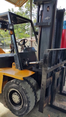 ขายรถยกโฟร์คลิฟท์ 6ตัน