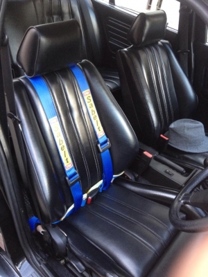 ขาย TRW sabelt แท้สีน้ำเงิน made in italy สภาพดี  ราคา1100บาท โทร0924462525โส กทม