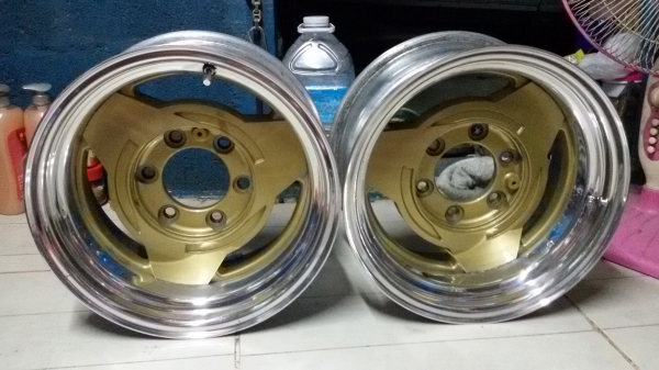 ขายแม็คนอก6รูขอบ15/1คู่สภาพนางฟ้า