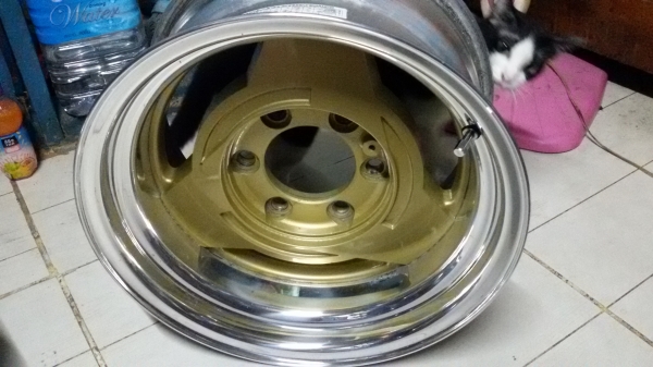 ขายแม็คนอก6รูขอบ15/1คู่สภาพนางฟ้า