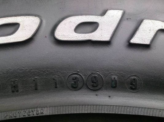 ขายยาง BF 265/75R16 ยางปี06,09 สวยๆ จำนวน 2 เส้น 1900