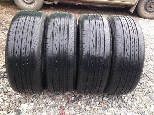 ขายยางบริดสโตน ทูรันซ่า 205/55R16 ยางสัปดาห์ที่28ปี14 ดอกยางหนาลึกสดเท่ากันไม่แตกลายไม่ร้าวไม่กินข้างไม่มีปะ สวยๆ จำนวน 1 ชุด 4200
