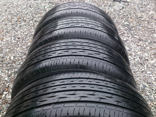 ขายยางบริดสโตน ทูรันซ่า 205/55R16 ยางสัปดาห์ที่28ปี14 ดอกยางหนาลึกสดเท่ากันไม่แตกลายไม่ร้าวไม่กินข้างไม่มีปะ สวยๆ จำนวน 1 ชุด 4200