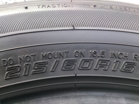 ขายยาง DUNLOP LM704 215/60R16 ยางสัปดาห์ที่24ปี14 ดอกยางสดหนาเท่ากันไม่แตกลายไม่ร้าวไม่กินข้างไม่มีปะสวยๆ จำนวน 1 ชุด ขายยาง DUNLOP LM704 215/60R16 ยางสัปดาห์ที่24ปี14 ดอกยางสดหนาเท่ากันไม่แตกลายไม่ร้าวไม่กินข้างไม่มีปะสวยๆ จำนวน 1 ชุด