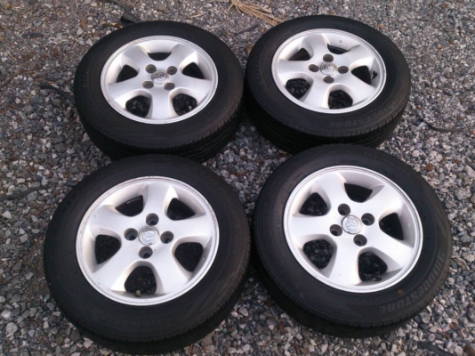 ขายแม็กTOYOTA 4รูขอบ14 พร้อมยาง บริดสโตน175/65R14  ถูกๆ  จำนวน 1 ชุด 1800