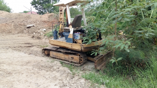 ขายด่วนครับ แบ็คโคเล็ก KOMATSU 30 รุ่น 5  พร้อมใช้ครับ