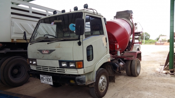 ขายด่วนครับ รถโม่ปูน ขนาด 2 คิว (ยังไม่ได้ลงเล่มทะเบียน)