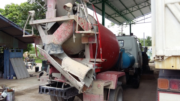 ขายด่วนครับ รถโม่ปูน ขนาด 2 คิว (ยังไม่ได้ลงเล่มทะเบียน)