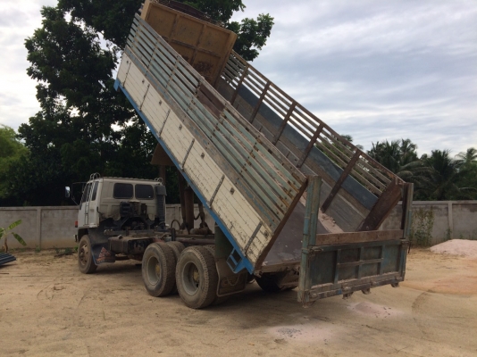 สิบล้อ อีซูซุ ร็อค FXZ 210 สโลส 2เพา ดั้มมีเนียม แอร์ เวอร์ ทิฟฟี สภาพดีสวยเดิมพรัอมใช้ ทะเบียนพร้อมโอน