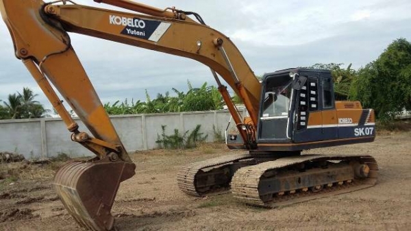 ขายรถแบคโฮ KOBELCO SK200-// ราคา 580000