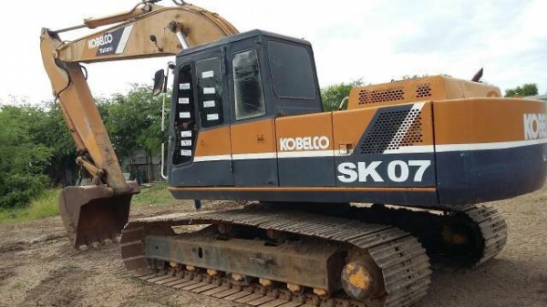 ขายรถแบคโฮ KOBELCO SK200-// ราคา 580000