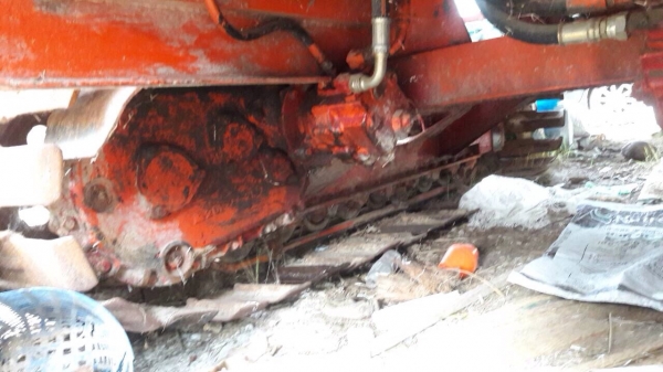 ขายด่วน รถเกี่ยวข้าวไทยเส็งยนต์ พร้อมเทเลอร์ลาก (ราคา 430,000บาท)  เครื่องยนต์ HO7C เทอร์โบ อุ้ม 2.5 ตัน ปั๊มไดกิ้นเบอร์ 22 ช่วงล่างตัวเดิน 10 สภาพพร้อมใช้งาน  ราคาต่อรองได้ครับ ชัยยา สตึก โทร 081-9972972 044-666729