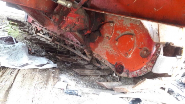 ขายด่วน รถเกี่ยวข้าวไทยเส็งยนต์ พร้อมเทเลอร์ลาก (ราคา 430,000บาท)  เครื่องยนต์ HO7C เทอร์โบ อุ้ม 2.5 ตัน ปั๊มไดกิ้นเบอร์ 22 ช่วงล่างตัวเดิน 10 สภาพพร้อมใช้งาน  ราคาต่อรองได้ครับ ชัยยา สตึก โทร 081-9972972 044-666729