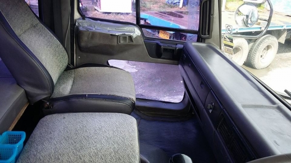 ขายรถบรรทุกสิบล้อหัวลากฮีโน่ปี46รถห้างแท้สภาพพร้อมใช้งาน