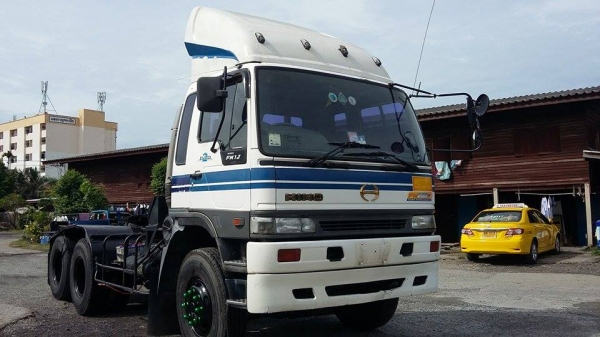 ขายรถบรรทุกสิบล้อหัวลากฮีโน่ปี46รถห้างแท้สภาพพร้อมใช้งาน