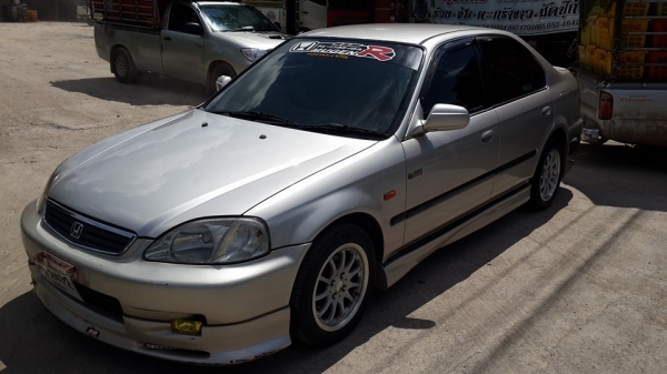 Honda civic สุดสวย ชุดแต่งรอบคัน ดาวน์แค่ 5,000 ฿