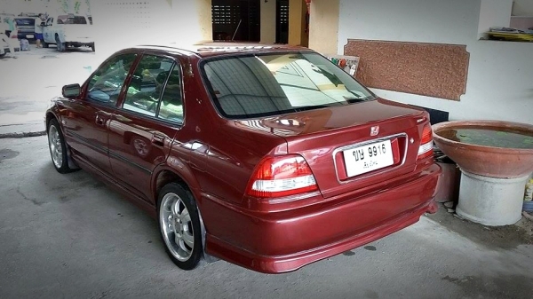 Honda city Z สีแดงสุดสวย ชุดแต่งรอบคัน