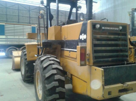 ขายรถตักล้อยาง KOMATSU WA100-1  สวยพร้อมใช้ครับ