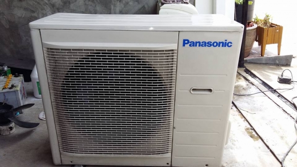 ขายครับแอร์ พานาโซนิค ขนาด18000Btu ล้างทำความสะทาดไห้เรียบร้อย มีน้ำยาในตัวเครื่องเรียบร้อย สามารถเอาไปติดตั้งได้ทันที สภาพสวย รีโมทไร้สาย ประหยัดไฟเบอร์5 รับประกันคอม 6 เดือน  ราคา 9000 บาท ไม่รวมติดตั้ง ของอยู่พระประแดง สนใจโทร 0993980701 0814552074 มาน