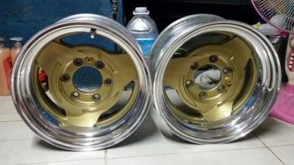 ขายแม็คนอก1คู่6รูขอบ15