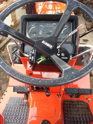 คูโบต้า L2402 4 WD ใบมีด