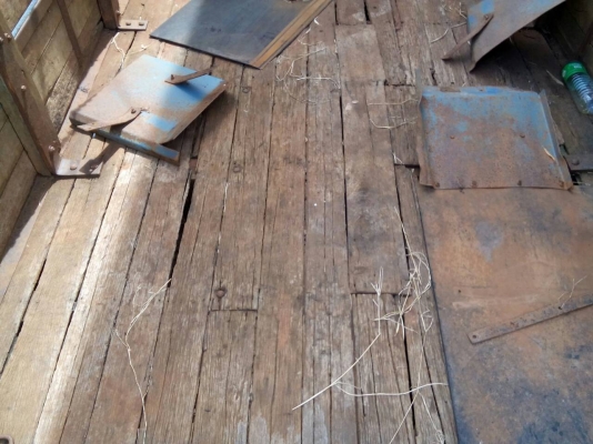 ขาย กระบะติด 115 แรง ยาว 4.30 ม.กว้าง 2 ม. คลัชชีกว้าง 75 ชม.พร้อมคอก