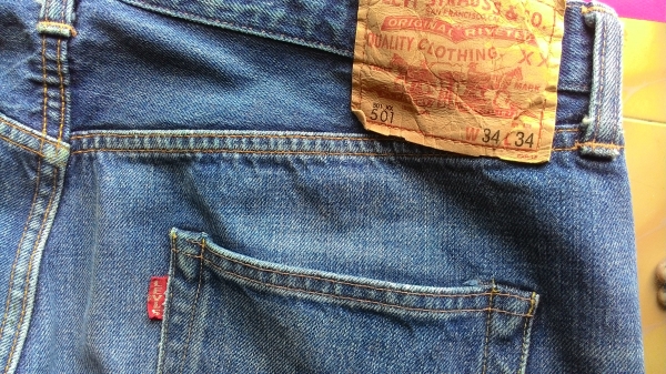 ลีวายส์ BIG E อเมริกาแท้ เย็บกระเป๋าหลังซิงเกิ้ล ผลิตก่อนปี 1976  เอว34ยาว34สภาพเดิมๆ แท้ถึงยุค โทร0982501299