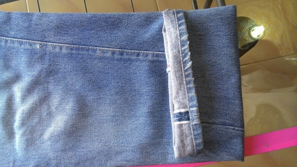 ลีวายส์ ริมแดง กระดุมเบอร์ 524 เอว31ยาว36 แท้อเมริกา โทร 0982501299