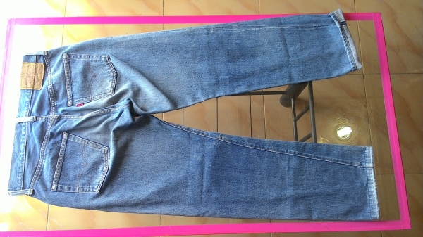 ลีวายส์ ริมแดง กระดุมเบอร์ 524 เอว31ยาว36 แท้อเมริกา โทร 0982501299