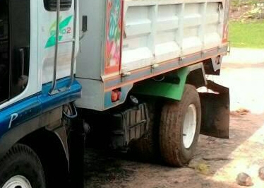 **765,000 บ.ต่อรอง/// 6ล้อดั้มดิน5คิว ISUZU DECA-195 ยาง8.25/16 **ขาย ISUZU DECA FRR-195 6ล้อดั้มดิน5คิว สวยๆพร้อมใช้ ISUZU DECA FRR32K1 6HE1-195 HP เครื่องเดิม เกียร์เดิม เครื่องดี แรง แน่นดี เกียร์ดีไม่มีหลุดครับ ช่วงล่างใหญ่ Fหน้า-หลัง คัสซีดี สวย ไม่ป