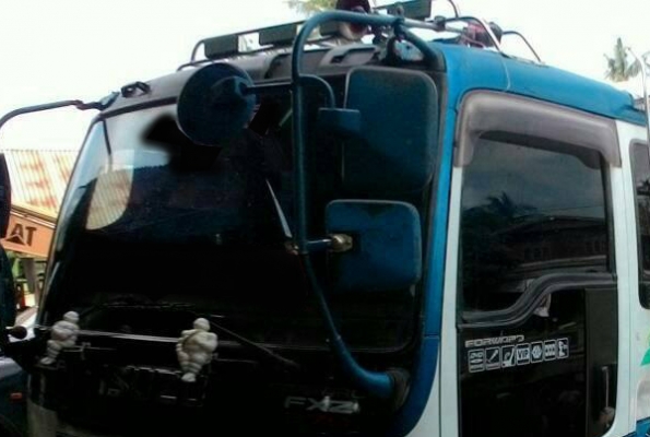 **765,000 บ.ต่อรอง/// 6ล้อดั้มดิน5คิว ISUZU DECA-195 ยาง8.25/16 **ขาย ISUZU DECA FRR-195 6ล้อดั้มดิน5คิว สวยๆพร้อมใช้ ISUZU DECA FRR32K1 6HE1-195 HP เครื่องเดิม เกียร์เดิม เครื่องดี แรง แน่นดี เกียร์ดีไม่มีหลุดครับ ช่วงล่างใหญ่ Fหน้า-หลัง คัสซีดี สวย ไม่ป