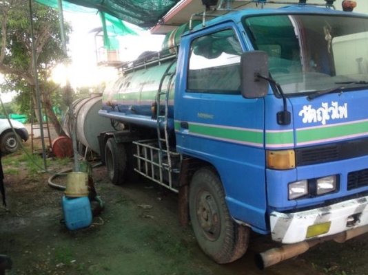 ์NPR  ถังพร้อมหัวจ่าย  เอกสารพร้อมโอน(ไม่เอาถัง 220,000 ))  ราคา  250,000 บาท