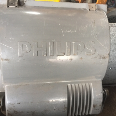 ขายไฟสปอตไลท์ philips มี3ตัว ตัวละ1500ครับ