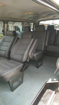 รถตู้ โตโยต้า  HIACE