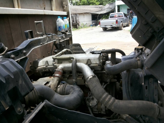 รถบรรทุก 6 ล้อใหญ่ HINO เมก้า ปี 49 เครื่อง 165 แรง ยาว 5.5 ม.เบรคทิฟฟี่ พวงมาลัยเพาเวอร์ ราคา 695,000 บ. รถอยู่ภาคกลาง