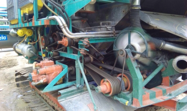 รายละเอียด ขาย รถเกี่ยวข้าว ต.เจริญการช่าง และรถ รถ ต.เจริญการช่าง  ปั้มเบอร์ 23 มอเตอร์ตัวเดิน 12 HT  เครื่อง HINO  แรงม้า 260  เทอร์โบ รุ่นสแตนเลสทั้งคัน พร้อมใช้งานได้เลย ราคา 1,120,000 บาทครับ โทร 081-9972972. 089-8451778