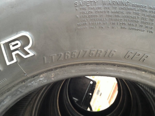 ขายยาง Maxxis Mud 265 x 75 x 16 ปี 11 ขายยาง Maxxis Mud 265 x 75 x 16 ปี 11