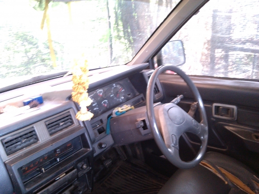 ์Nissan BIG M สีขาว ์Nissan BIG M สีขาว