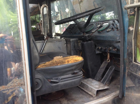 ขายรถบัสเครื่องนิสสันPE6 เครื่องดี แซสซีเบ็นช์ใหญ่ตลอด คานหน้าหลังนิสสัน เบรคแห้ง ยาว 12 เมตร ตัวถังแสตนเลล 54 ที่นั่ง ทะเบียนขาด1ปี เอกสารพร้อมโอน ขาย 175000 บาท